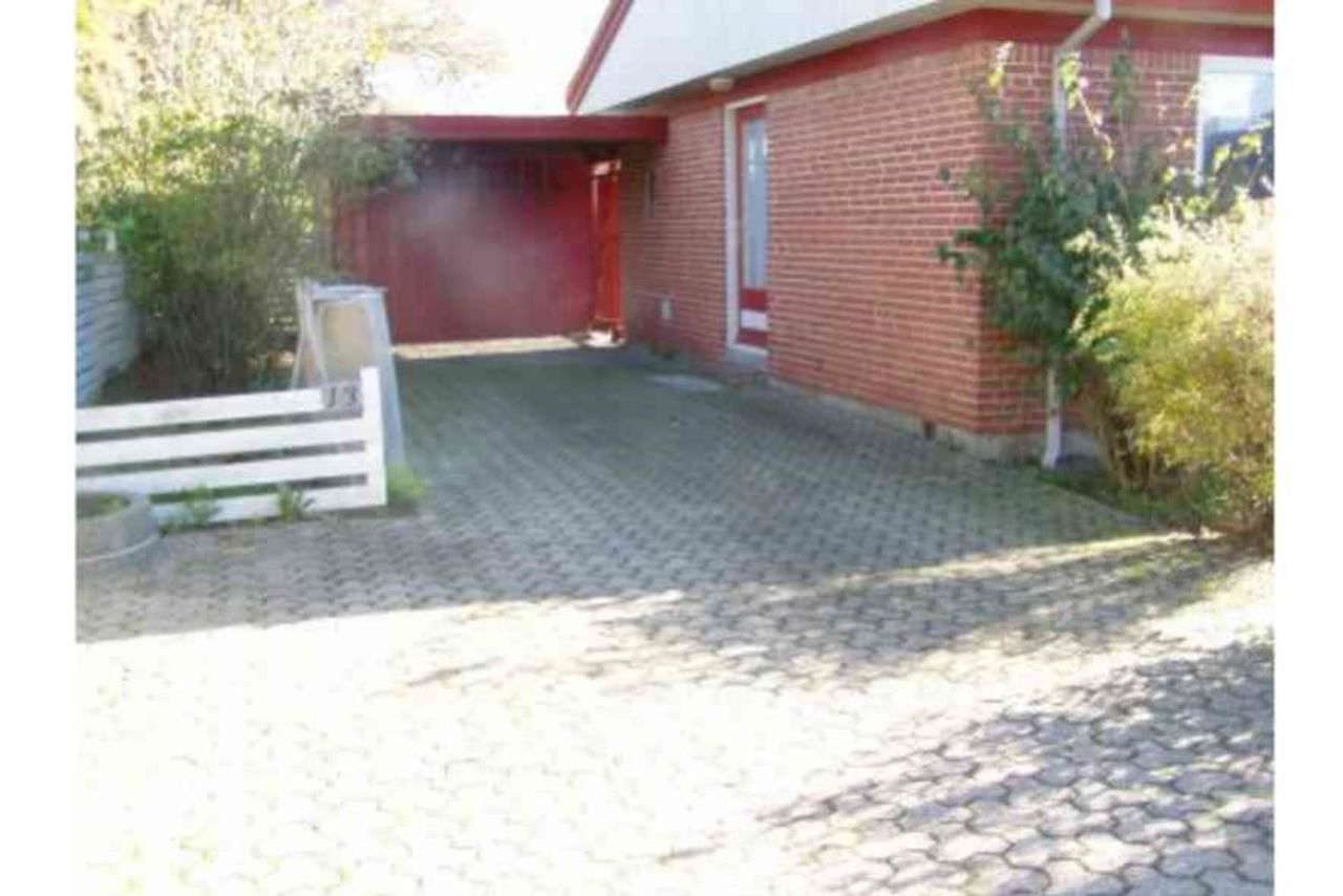 image 03