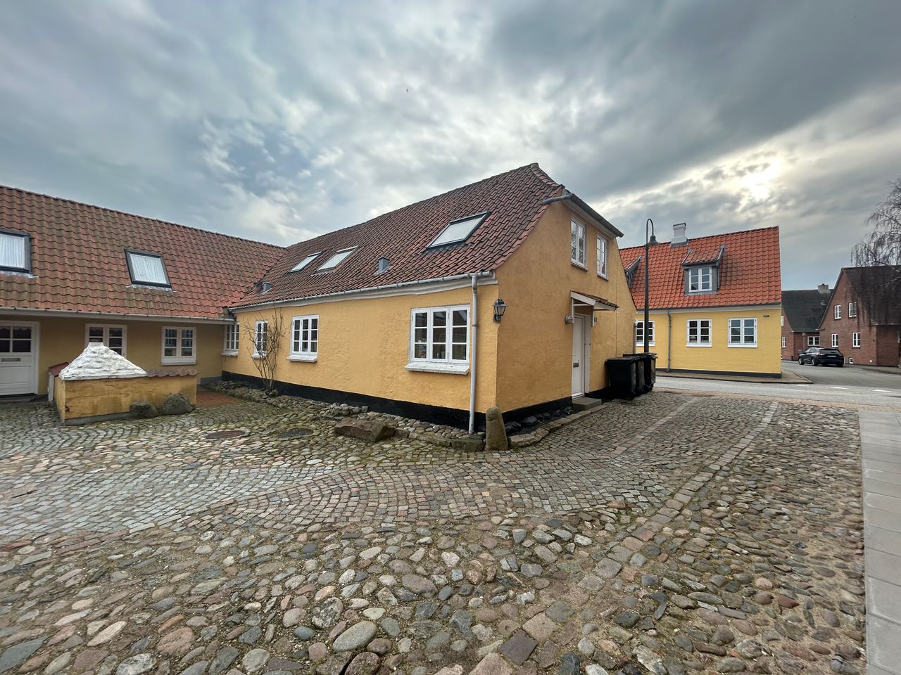 image 02